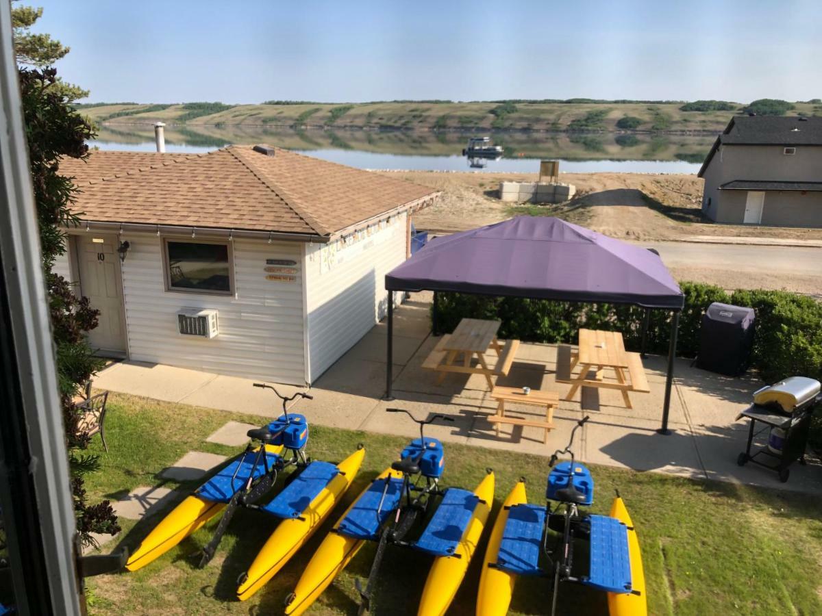 Lakeside Country Inn Manitou Beach Экстерьер фото